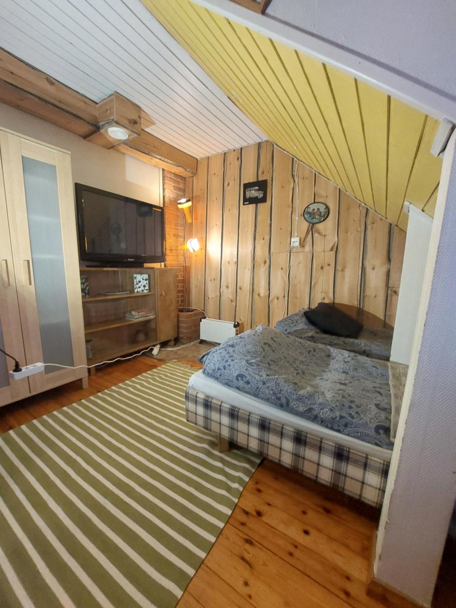 120 Yrs. Old Log House In Kuopio City Centre Bagian luar foto
