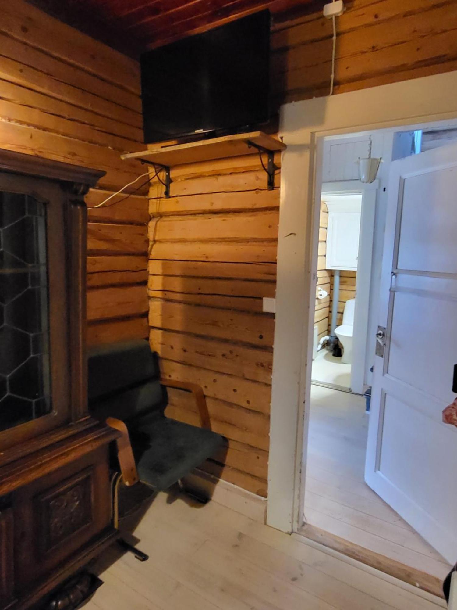 120 Yrs. Old Log House In Kuopio City Centre Bagian luar foto