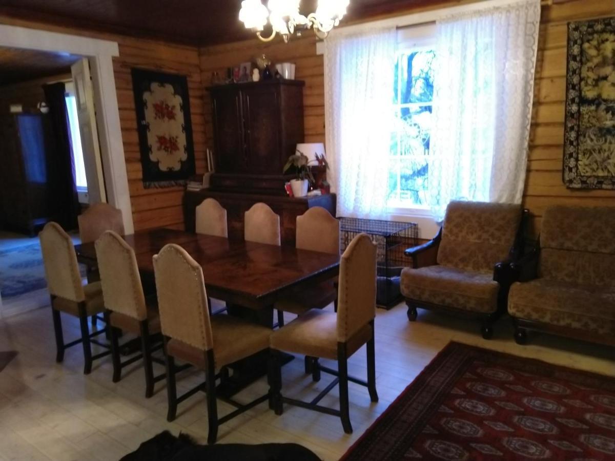 120 Yrs. Old Log House In Kuopio City Centre Bagian luar foto