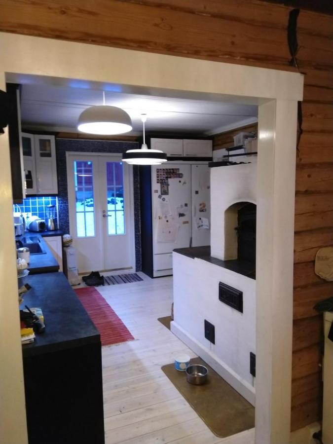 120 Yrs. Old Log House In Kuopio City Centre Bagian luar foto